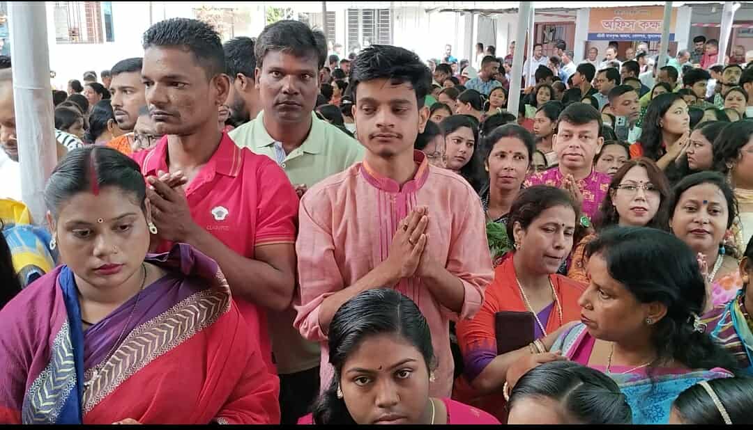 সুনামগঞ্জের ৪২৪টি পূজামন্ডপে শারদীয় দূর্গাপূজার নবনীতে হাজাঁরো ভক্তবৃন্দের পুষ্পাঞ্জলী অর্পণ,তিনস্তরের নিরাপত্তা বেস্টনী তৈরী